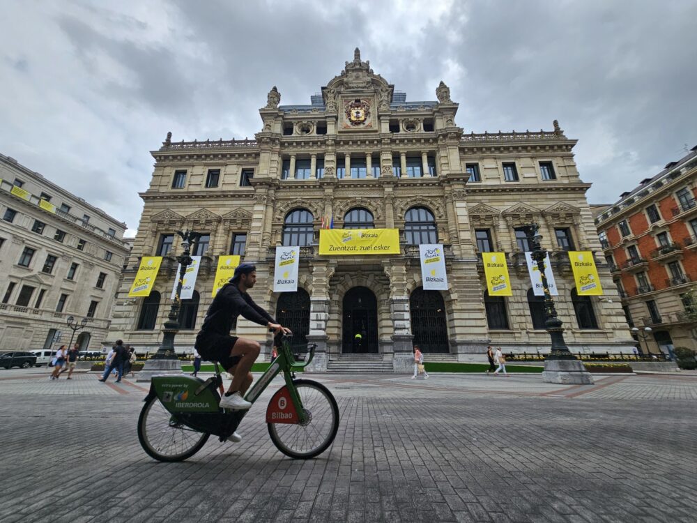 Tour de Francia en Bilbao Diputación de Bizkaia by David de la Iglesia - DIVCreativo (1) (Personalizado)